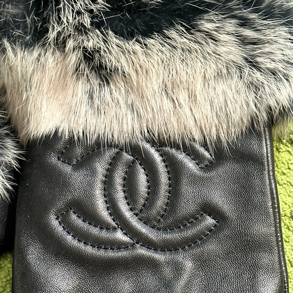 Chanel gloves